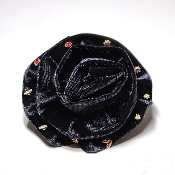 Free People Rosette Stud Pack Velvet Rose Brooch Earrings Set - Picture 2 of 8